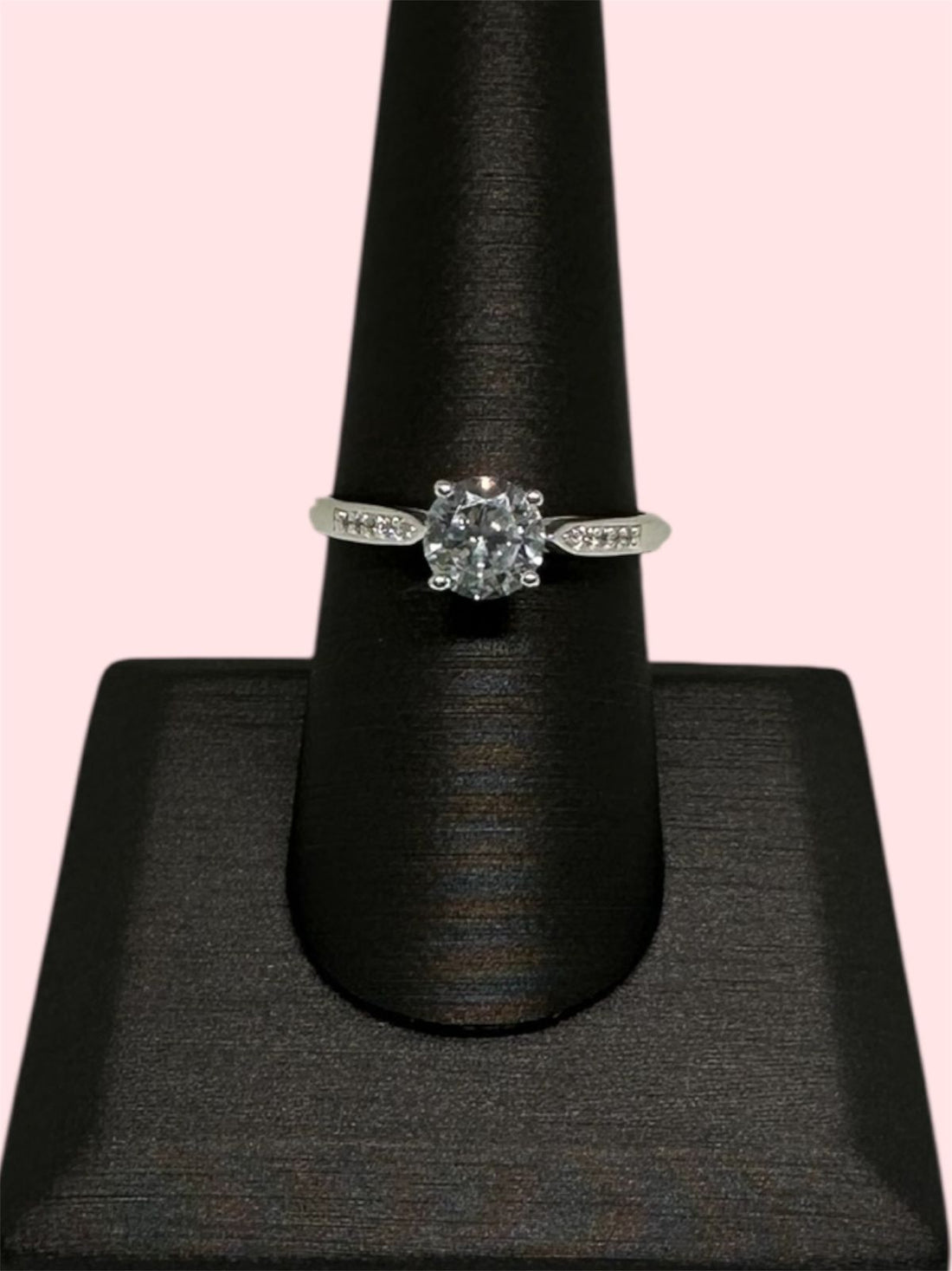 Por qué elegir un anillo en plata .925? Calidad, estilo y durabilidad.