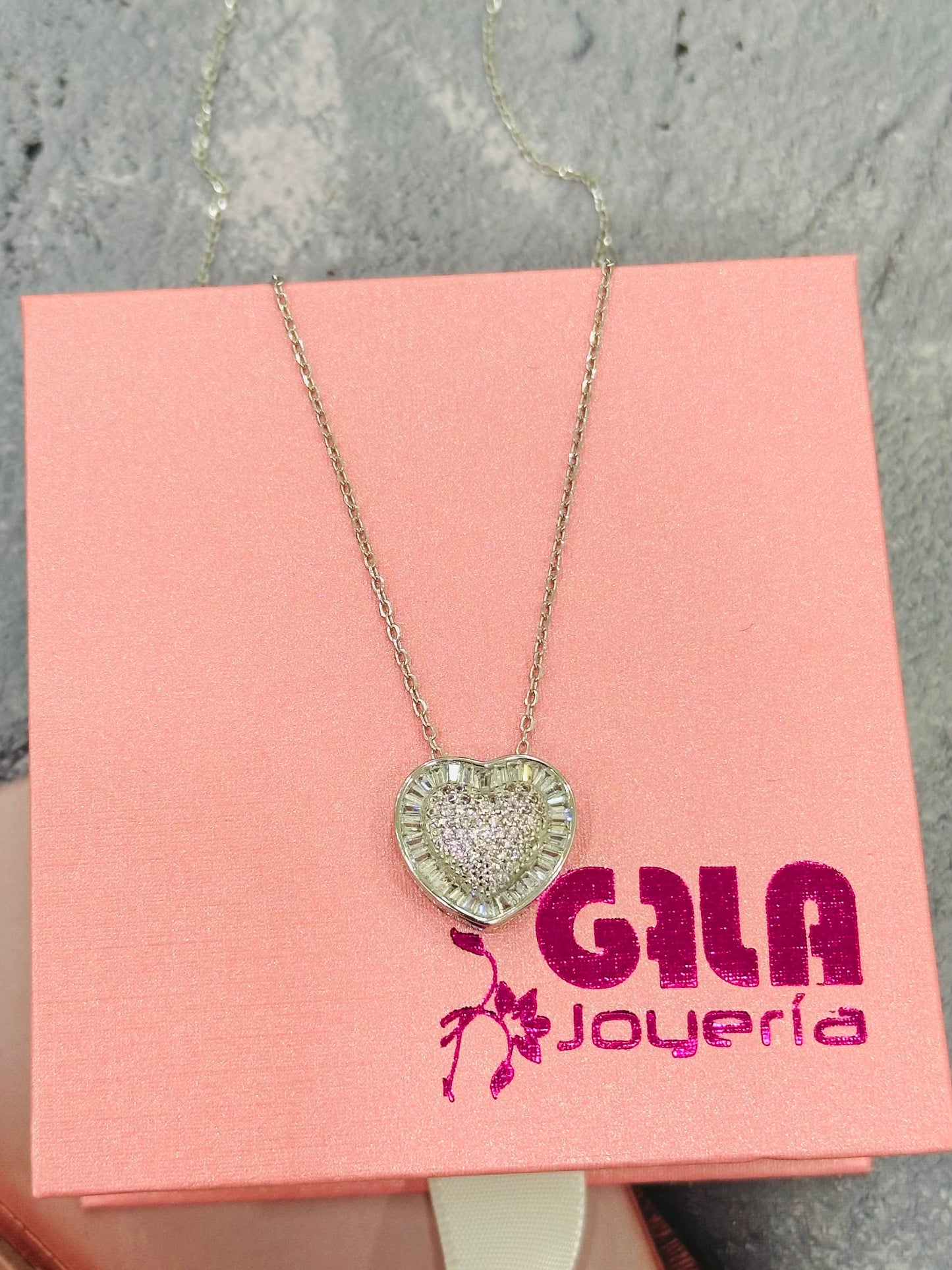 Collar Corazón Zirconia Baguette