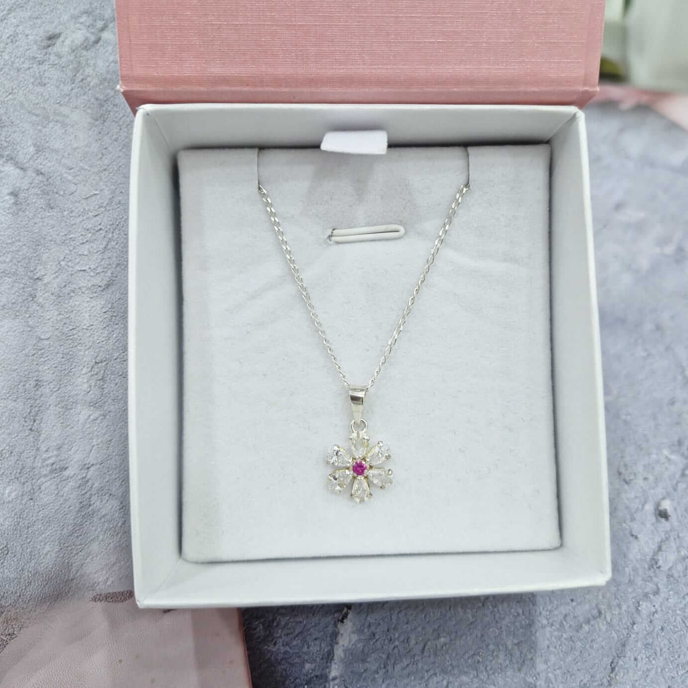 Collar Flor Pétalos