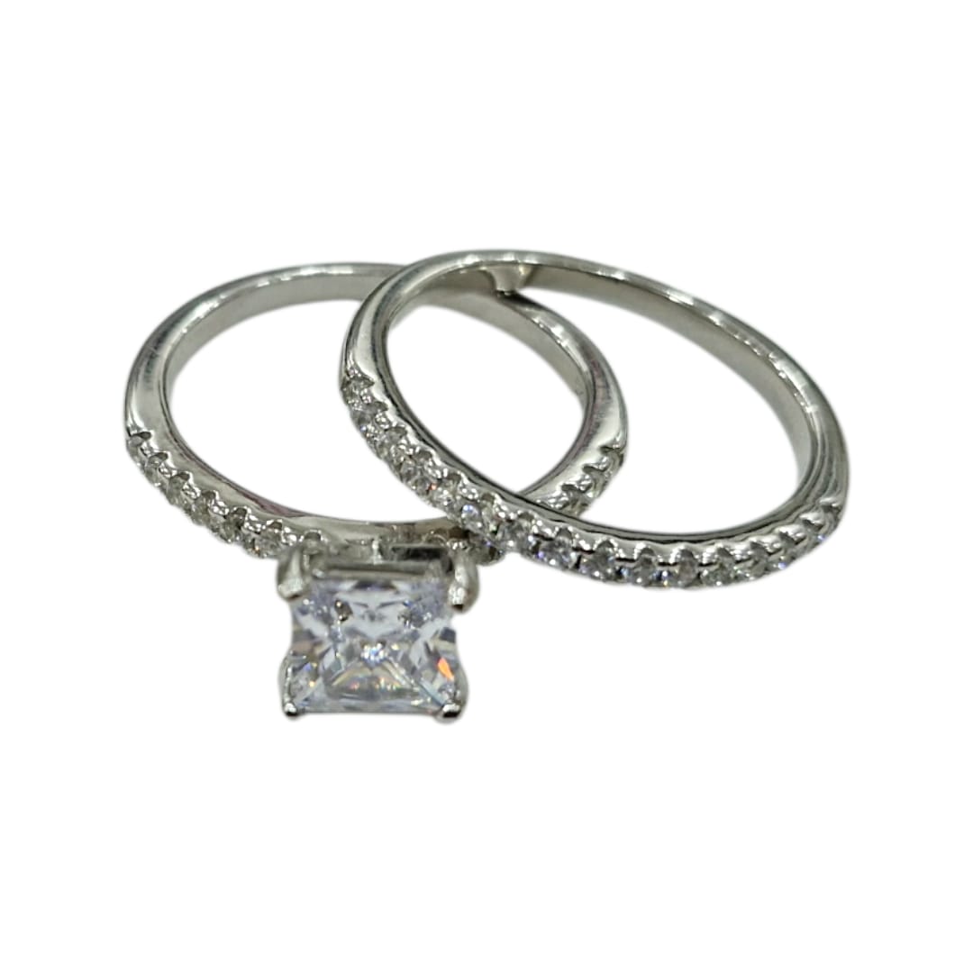 Anillo doble con zirconia en cuadro
