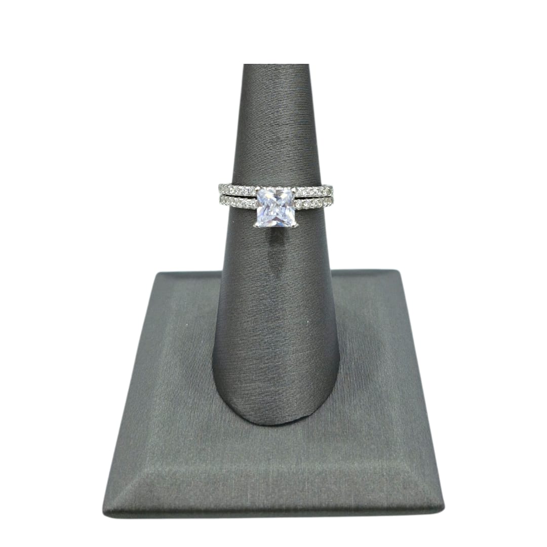 Anillo doble con zirconia en cuadro