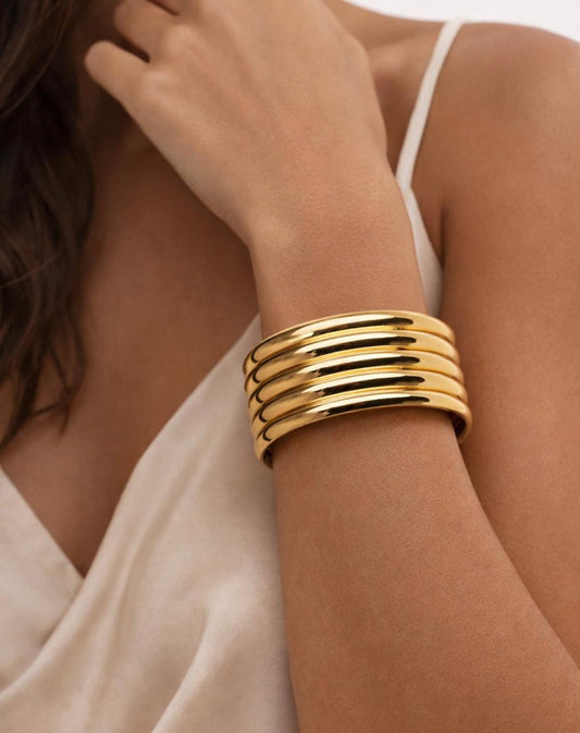 Pulsera Brazalete Líneas Dorado