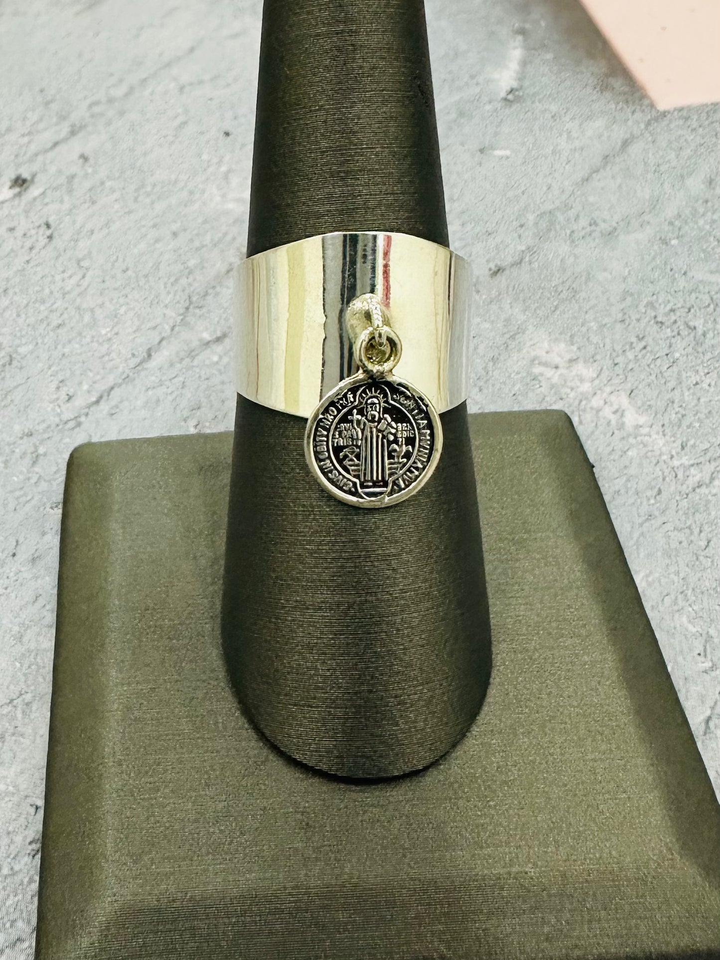 Anillo San Benito